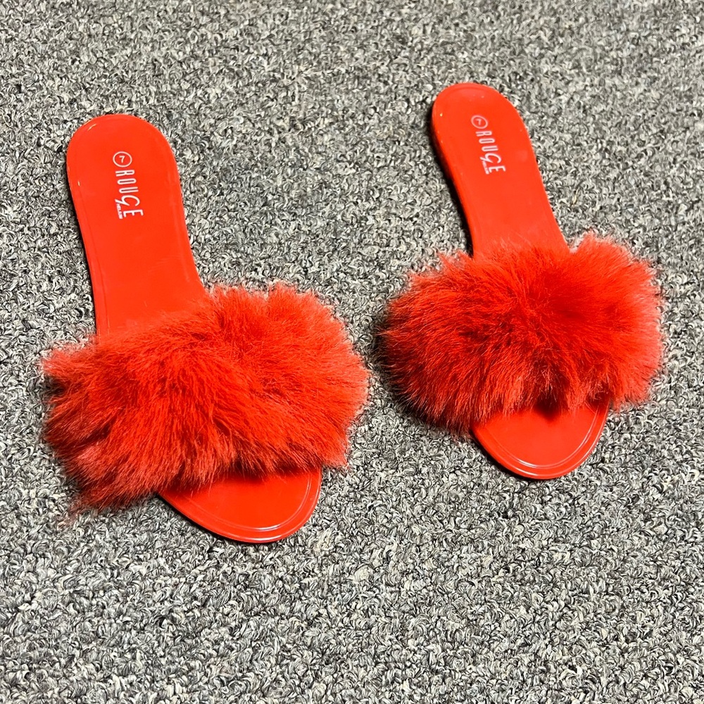 Rouge red fluffy sandals